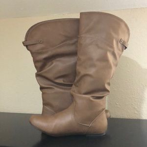 Brown slouchy boots